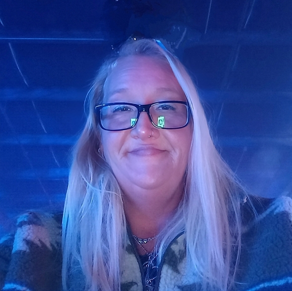 Meet your Posher, Dana - Picture 1 of 1